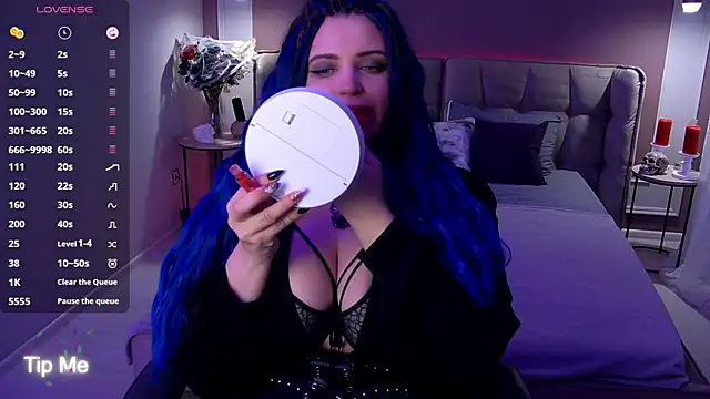 Miss Maya Mils online show from November 23, 2025, 1:04 am