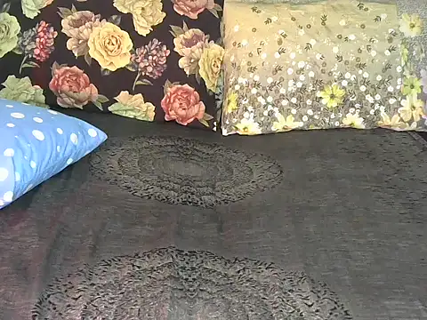 Bella cute01 online show from February 5, 2026, 5:14 am