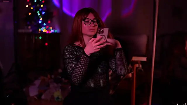 SweetyKitty18 online show from April 12, 2026, 5:27 pm