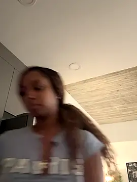 Snapshot of Your_Paris chatting on September 13, 2025, 1:44 pm Your Paris online show from September 13, 2025, 1:44 pm