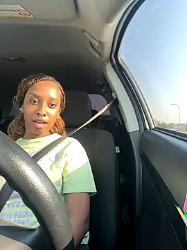 Snapshot of Your_Paris chatting on September 11, 2025, 4:07 pm Your Paris online show from September 11, 2025, 4:07 pm