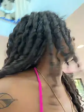 Your Paris online show from March 1, 2026, 9:15 pm