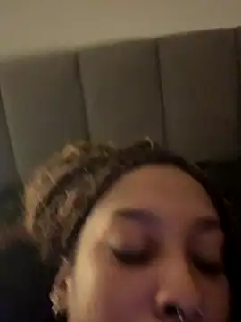 Snapshot of Your_Paris chatting on October 21, 2025, 12:37 pm Your Paris online show from October 21, 2025, 12:37 pm