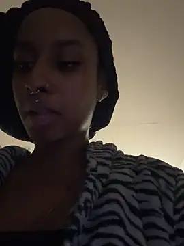 Snapshot of Your_Paris chatting on November 15, 2025, 10:52 am Your Paris online show from November 15, 2025, 10:52 am