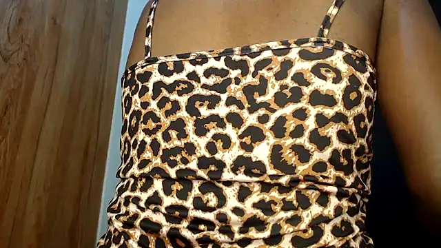 Snapshot of wetpussy_ebony chatting on March 1, 2026, 5:13 pm wetpussy ebony online show from March 1, 2026, 5:13 pm