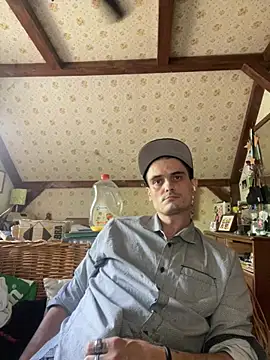 JustTylerr online show from July 15, 2026, 8:27 pm