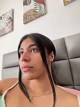 IsabelleFoxx  online show from February 21, 2026, 5:04 pm