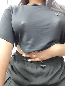 MohiniHott online show from November 9, 2025, 4:49 am