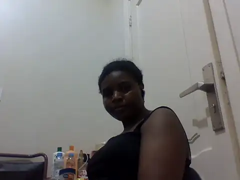 Snapshot of queenzuena chatting on May 31, 2026, 8:53 pm queenzuena online show from May 31, 2026, 8:53 pm