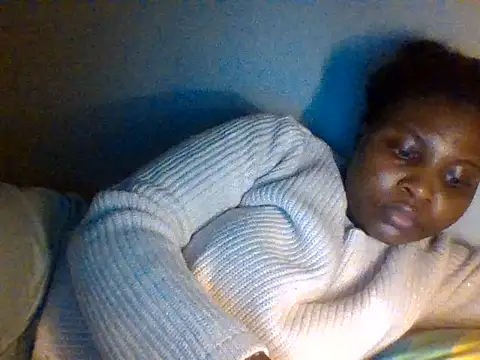 Snapshot of queenzuena chatting on June 25, 2026, 11:10 pm queenzuena online show from June 25, 2026, 11:10 pm