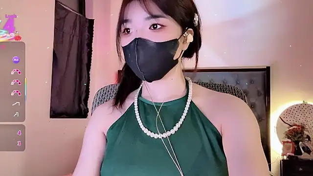 Berrysweet 68 online show from October 26, 2025, 2:17 pm