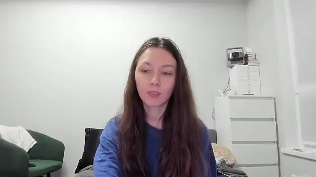 Adela Vetta online show from April 8, 2026, 7:37 pm