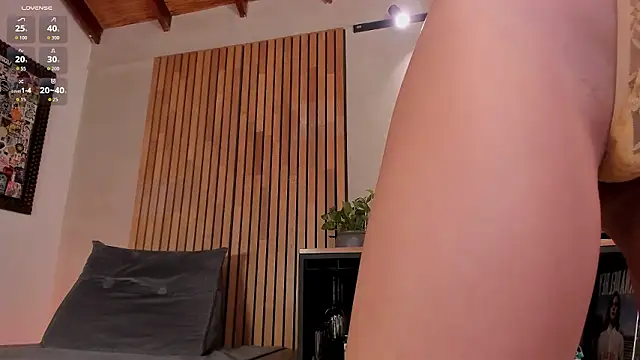 honeyhot69   online show from March 15, 2026, 12:23 pm