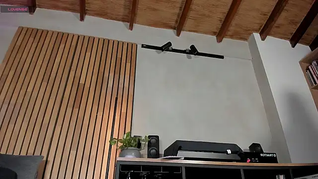 honeyhot69   online show from September 30, 2025, 11:27 am