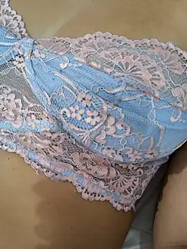 fernandasweet online show from March 10, 2025, 6:05 am