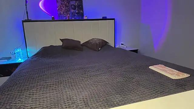 KristalNight online show from March 6, 2025, 6:19 am