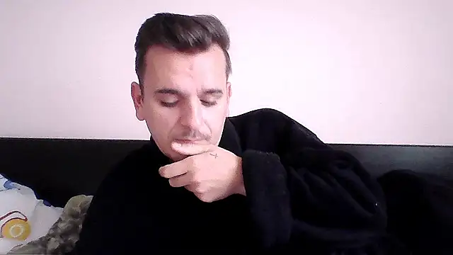 Huge cock22cm online show from October 6, 2025, 7:31 am