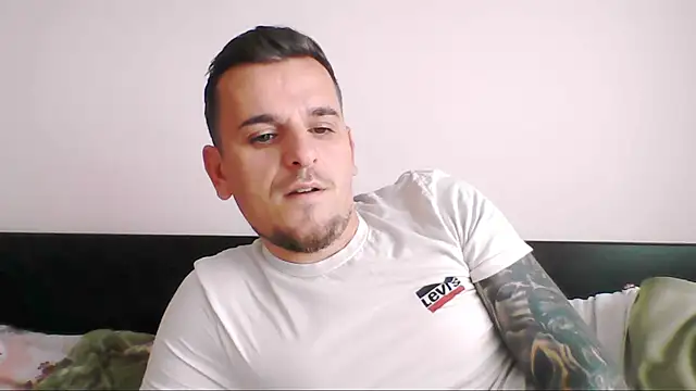 Huge cock22cm online show from September 28, 2025, 10:33 am