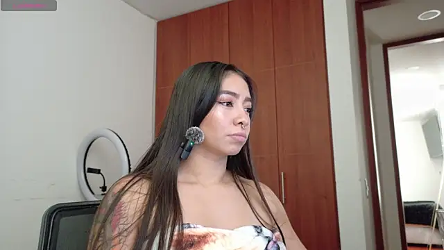 megan bluee23 online show from January 9, 2026, 7:21 pm