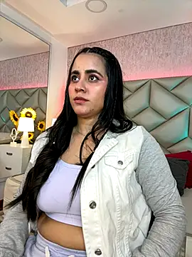 Brenda Garcia online show from November 6, 2025, 8:13 pm