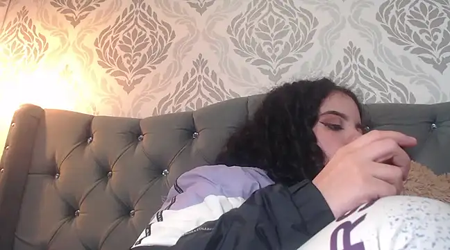 EmmaCowperr online show from March 6, 2025, 7:10 pm