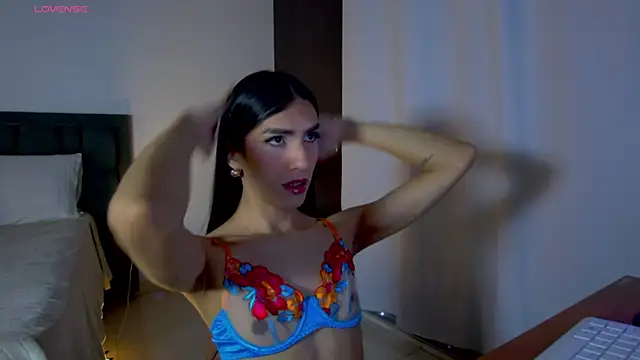 Snapshot of AlanaSofiia chatting on July 3, 2026, 4:02 pm AlanaSofiia online show from July 3, 2026, 4:02 pm