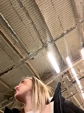 Snapshot of littlebitchess chatting on November 28, 2025, 7:25 pm littlebitchess online show from November 28, 2025, 7:25 pm