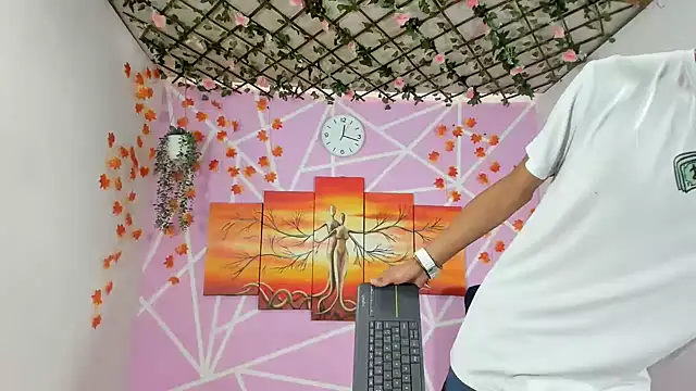 oliverhot2005 online show from February 21, 2025, 5:20 pm