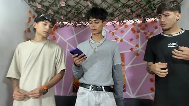 oliverhot2005 online show from October 29, 2025, 3:55 pm