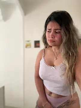 Snapshot of melanny10 chatting on January 9, 2025, 2:40 pm melanny10 online show from January 9, 2025, 2:40 pm