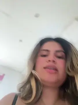 Snapshot of melanny10 chatting on February 23, 2025, 2:35 pm melanny10 online show from February 23, 2025, 2:35 pm