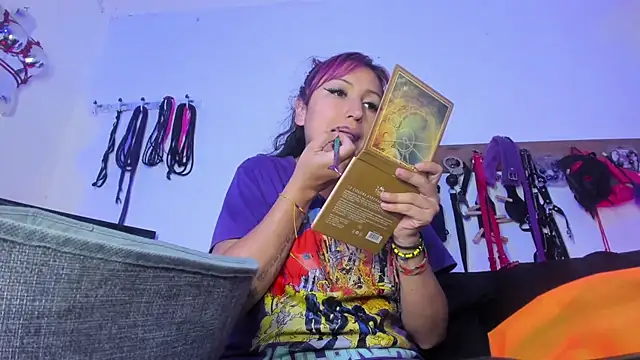 LucyStrike  online show from February 5, 2026, 11:22 pm