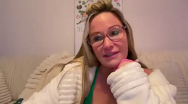 Snapshot of Milf_Goddess chatting on March 9, 2025, 9:46 am Milf Goddess online show from March 9, 2025, 9:46 am