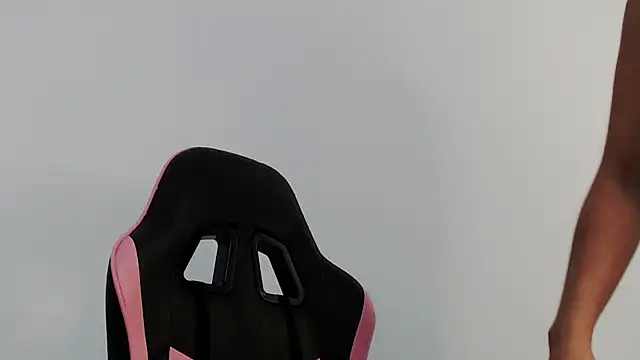 Emily Guerra1 online show from March 5, 2025, 4:46 pm