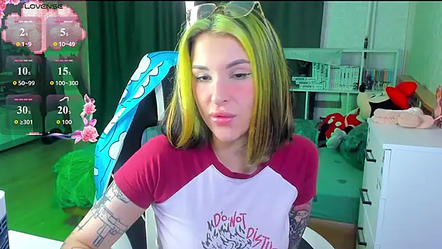 folinskayyya online show from July 18, 2026, 6:33 am