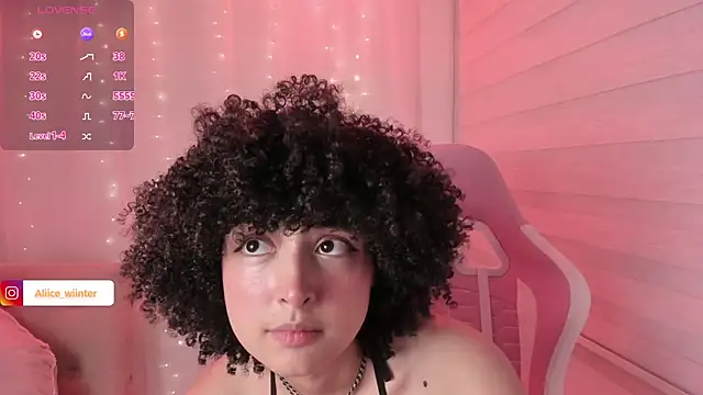Snapshot of Alice_winter_ chatting on June 20, 2026, 11:10 pm Alice winter online show from June 20, 2026, 11:10 pm