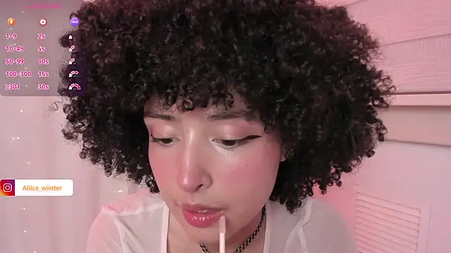 Snapshot of Alice_winter_ chatting on June 26, 2026, 11:10 pm Alice winter online show from June 26, 2026, 11:10 pm