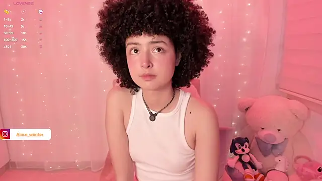 Snapshot of Alice_winter_ chatting on October 7, 2025, 6:20 pm Alice winter online show from October 7, 2025, 6:20 pm