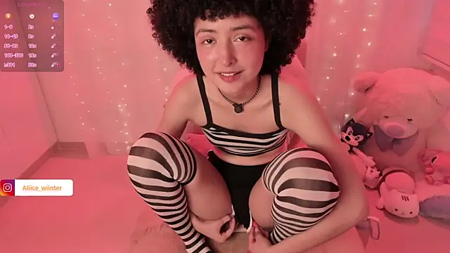 Snapshot of Alice_winter_ chatting on November 7, 2025, 6:23 pm Alice winter online show from November 7, 2025, 6:23 pm