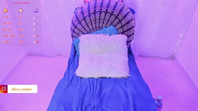 Snapshot of Alice_winter_ chatting on March 19, 2025, 10:31 pm Alice winter online show from March 19, 2025, 10:31 pm