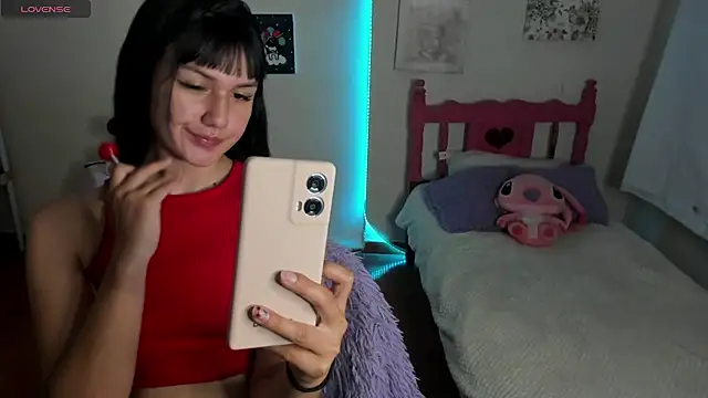 cute roxy online show from February 28, 2025, 1:05 am