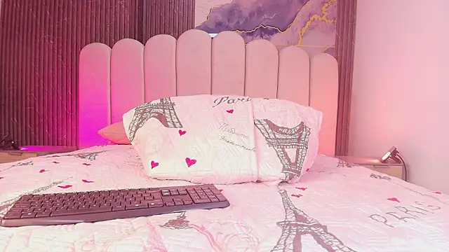 hot dione online show from March 26, 2026, 7:12 pm