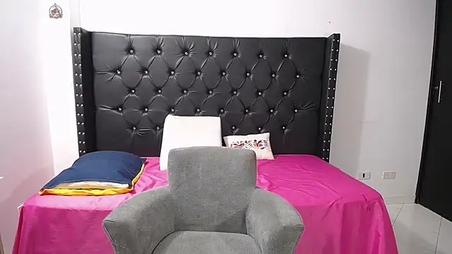 renata salinas 1 online show from March 4, 2026, 9:33 pm