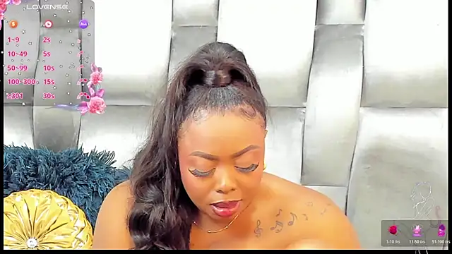 Snapshot of CamilaBenitez chatting on February 15, 2026, 1:50 am CamilaBenitez online show from February 15, 2026, 1:50 am