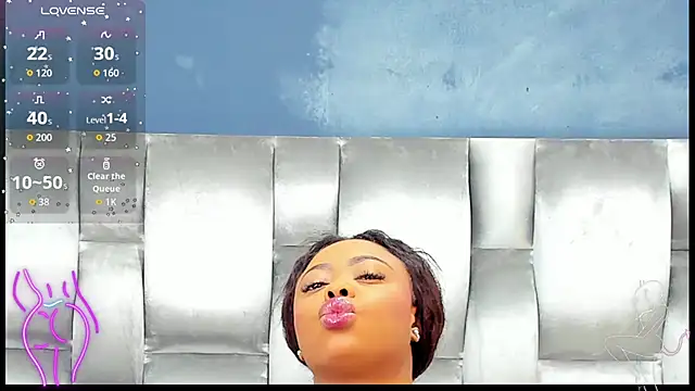 CamilaBenitez online show from October 5, 2025, 1:35 pm