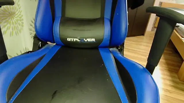 Jonnyyy18teen online show from November 15, 2025, 9:24 am