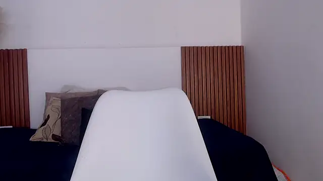 Snapshot of Dakotagloss chatting on March 13, 2025, 9:26 pm Dakotagloss online show from March 13, 2025, 9:26 pm