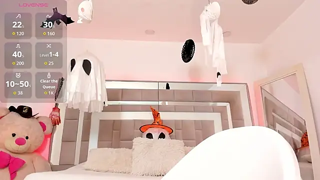 Snapshot of Nicolle_foxy chatting on October 28, 2025, 1:54 pm Nicolle foxy online show from October 28, 2025, 1:54 pm