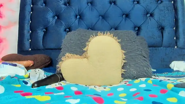 alice love052 online show from March 6, 2025, 5:35 am