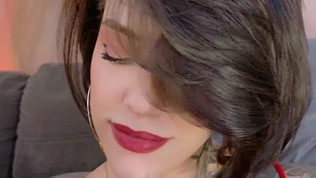 Hannah Borbon online show from July 2, 2026, 1:17 am